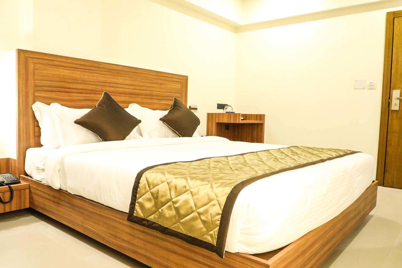 กีริยาด โฮเทล โสละปุระ บาย โอทีเอชพีแอล Hotel โซลาปูร์ ภายนอก รูปภาพ