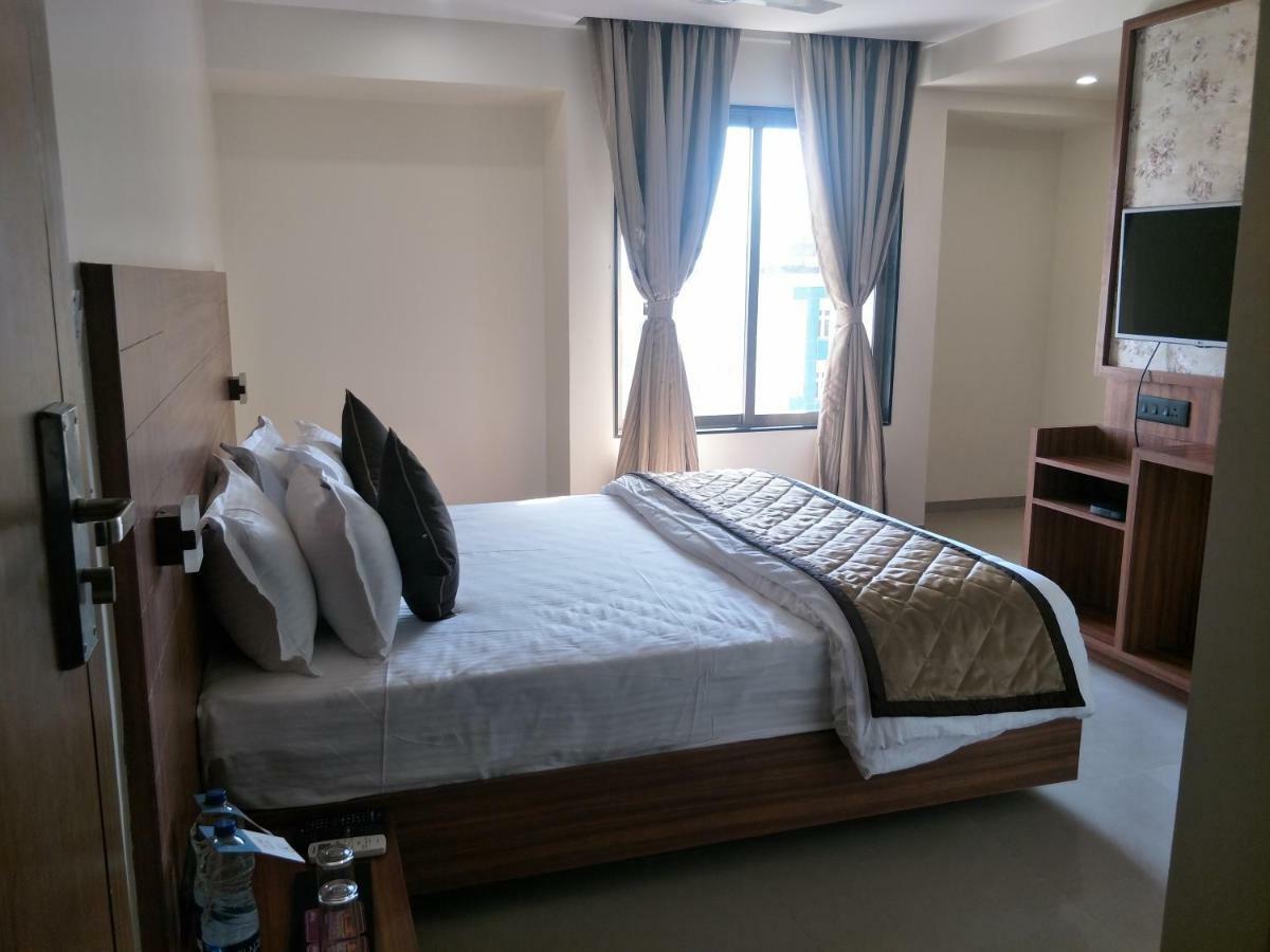 กีริยาด โฮเทล โสละปุระ บาย โอทีเอชพีแอล Hotel โซลาปูร์ ภายนอก รูปภาพ