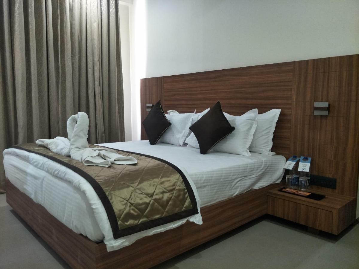 กีริยาด โฮเทล โสละปุระ บาย โอทีเอชพีแอล Hotel โซลาปูร์ ภายนอก รูปภาพ