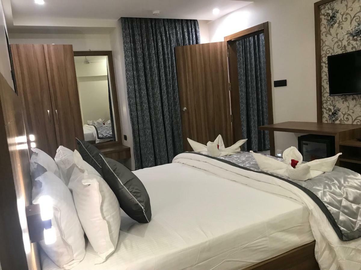กีริยาด โฮเทล โสละปุระ บาย โอทีเอชพีแอล Hotel โซลาปูร์ ภายนอก รูปภาพ