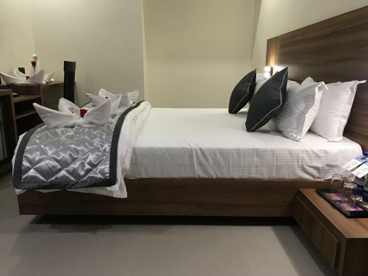 กีริยาด โฮเทล โสละปุระ บาย โอทีเอชพีแอล Hotel โซลาปูร์ ภายนอก รูปภาพ