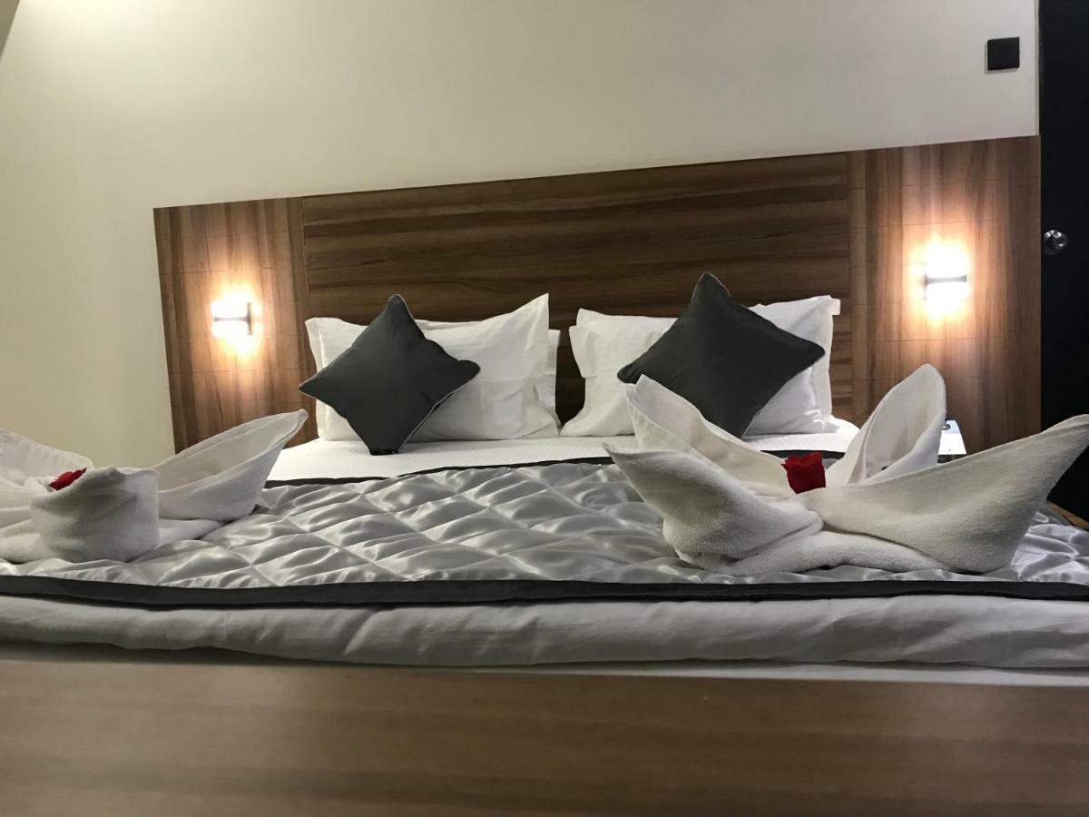 กีริยาด โฮเทล โสละปุระ บาย โอทีเอชพีแอล Hotel โซลาปูร์ ภายนอก รูปภาพ