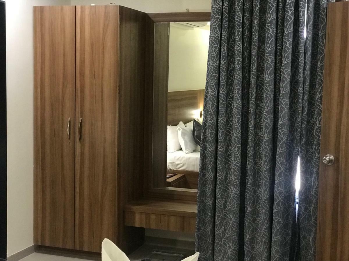 กีริยาด โฮเทล โสละปุระ บาย โอทีเอชพีแอล Hotel โซลาปูร์ ภายนอก รูปภาพ